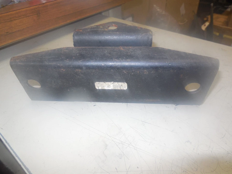 Novo isolador de transmissão 1965-1967 Ford Galaxie 352 390 - Imagem 1 de 2