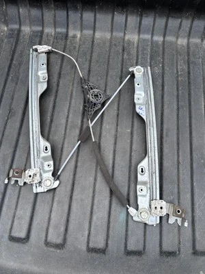 INFINITI FX30 FX35 FX37 FX50 Front Right Door Window Regulator Mechanism 2012 - Image 1 of 4