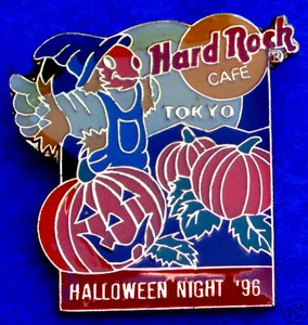 TOKYO HALLOWEEN SCARECROW PUMPKIN PATCH FULL MOON 1996 GUITAR Hard Rock Cafe PIN - Picture 1 of 1