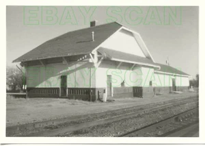 8D585 RP 1979 UNION PACIFIC RAILROAD STATION ELLSWORTH KS - Picture 1 of 1