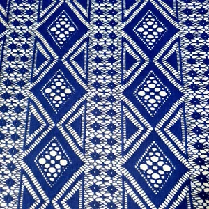 KÖNIGSBLAU DIAMANTSTREIFEN SPITZE STOFF 54" YARD GOTHIC GEOMETRISCHE SPITZE - Bild 1 von 10