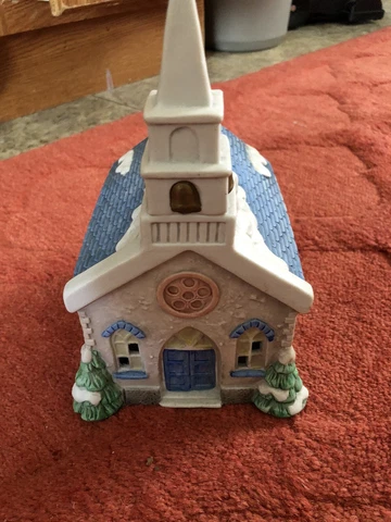 VINTAGE CERAMIC CHURCH BIRDHOUSE Cover