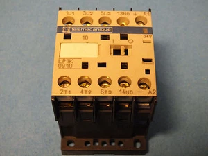 TELEMECANIQUE LP1 K0910 Contactor - Picture 1 of 4