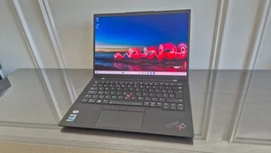 Lenovo ThinkPad X1 Carbon 14" OLED 10th Gen - Intel Core i7-1260P - 16GB - 512GB - Afbeelding 1 van 5