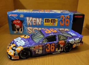 2000 Action 1:24 Ken Schrader #36 M&M's Halloween Pontiac Grand Prix - Picture 1 of 11