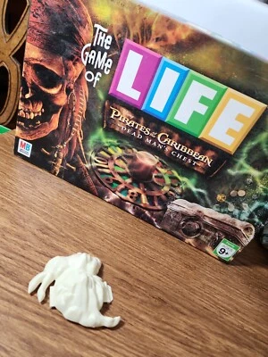Game of Life Pirates of the Caribbean '05 Dead Mans Chest skeleton skull spinner - Image 1 of 3