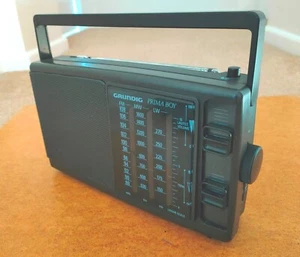 Vintage GRUNDIG PRIMA BOY 70L Portable 3 Band Radio - Picture 1 of 11