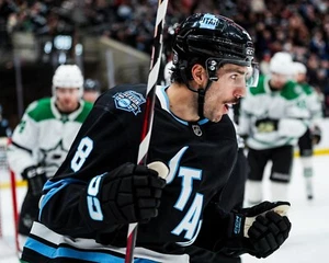 Nick Schmaltz Goal Celebration Utah Hockey Club 8x10 NHL Hockey Foto - Bild 1 von 1