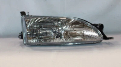 Farol de halogênio do lado direito do passageiro TYC para modelos Toyota Camry 1995-1996 - Imagem 1 de 2