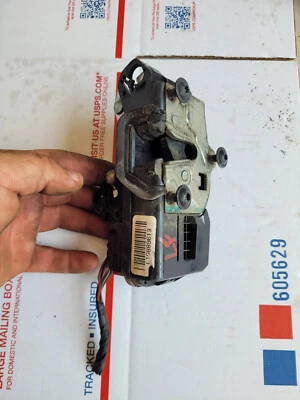 06-08 Pontiac Torrent 05-08 Equinox DELANTERO Izquierdo Puerta Cerradura Pestillo Actuador Foto 1 de 2