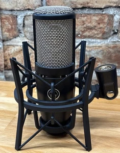 AKG P220 Großmembran Studio Kondensator Mikrofon LESEN - Bild 1 von 4