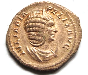 JULIA DOMNA - (A.D.193-217) - Silver Antoninianus.. Rev-Venus Enthroned.. gEF - Picture 1 of 2