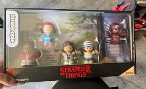 Fisher-Price Little People Collector: Stranger Things Max's Song Collector Set - Picture 1 of 6