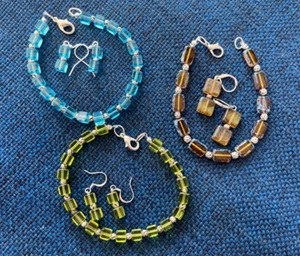 Lotto 3 gioielli - Set bracciale e orecchini perline - Santa Fe Artigianale - - Foto 1 di 4