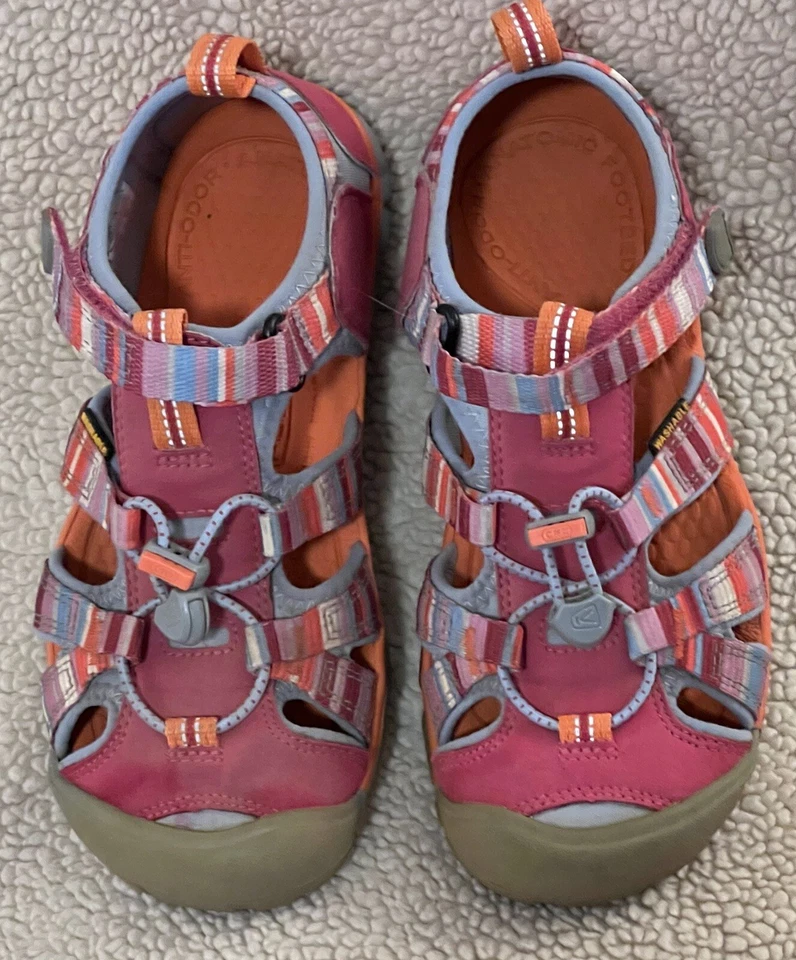 Keen Big Girls 海滩水上游泳池粉色鞋凉鞋 2 码橡胶 VGUC — 第 1/4 张图片