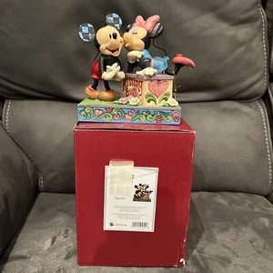 Jim Shore Disney Kissing Booth 6000970 Mickey Mouse & Minnie Mouse - Picture 1 of 9