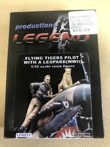 Legend LF0031 1/35 Scale Flying Tigers Pilot With Leopard Mascot Resin Fig - Picture 1 of 3