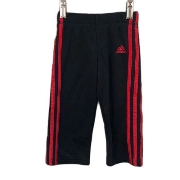 Pantalones deportivos Adidas para niños pequeños negros rojos 3 rayas Foto 1 de 4