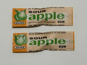 Vintage Adams Sour Apple Kaugummi Papier Verpackung, Menge 2, gestreifter Hintergrund - Bild 1 von 2