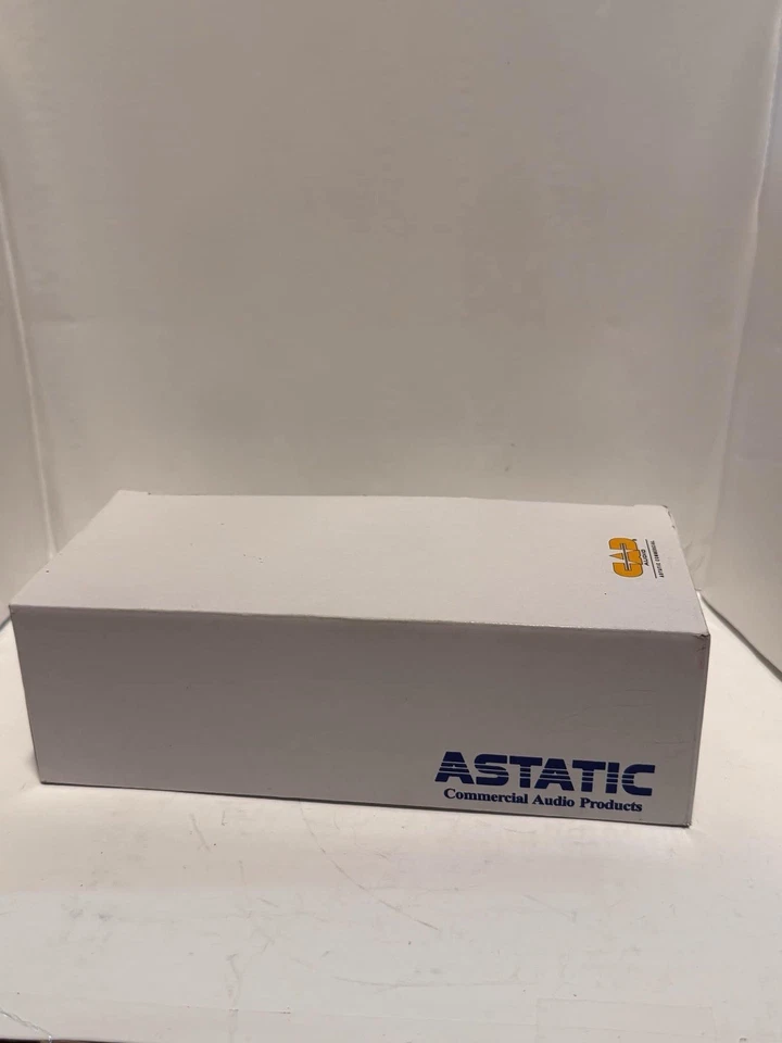 631L Noise-Canceling Omnidirectional Dynamic Palmheld Microphone - Image 1 of 4