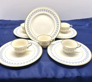 12 Syracuse China Old Ivory SHERWOOD Blue Laurel DINNER PLATES Gold Trim 9.75" - Picture 1 of 5