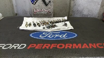 Kit de pernos de cubierta de cadena de distribución SOHC 1996-1998 OEM Ford Mustang 4.6 Foto 1 de 4