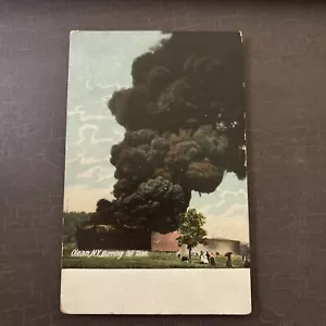CARTOLINA DISASTRO Serbatoio olio in fiamme Olean NY c. 1907-15 turisti vigili del fuoco - Foto 1 di 3