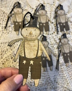 Primitive Mr. Snowman, Leinen Cardstock Hängeetiketten, 6er Set (6) - Bild 1 von 3