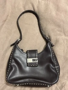 Y2K Guess Women’s Leather Bag Small Brown Handbag Stitch Brass Hardware VTG - Picture 1 of 3