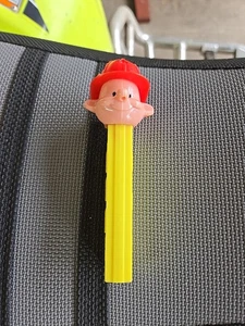 Vintage PEZ Feuerwehrmann ohne Füße oder Schnurrbart - Bild 1 von 8