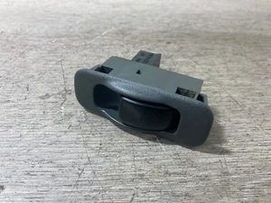 2004 MITSUBISHI SPACE STAR PASSENGER SIDE FRONT LEFT ELECTRIC WINDOW SWITCH - Picture 1 of 5