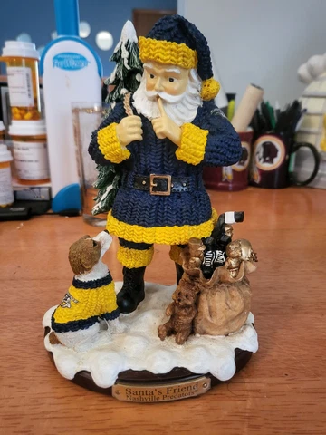 NHL Nashville Predators Memory Company 8" Figurine Santa's Friend No Flaws Cover