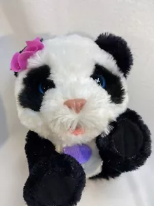Panda Bär Plüsch Fell Real Friends interaktiver Bommel Hasbro schwarz weiß 13 Zoll - Bild 1 von 9