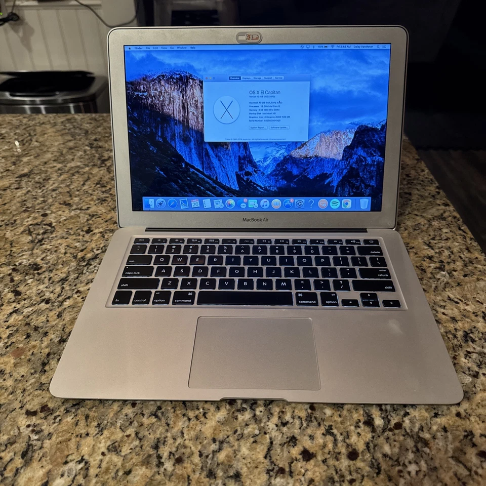 Apple MacBook Air 13" 2015 8GB RAM 128GB SSD Intel Core i5 - Image 1 of 1