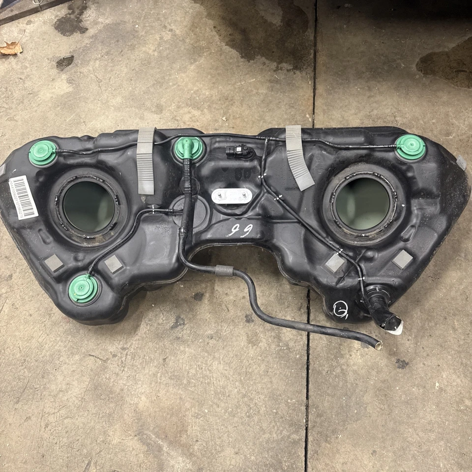 Conjunto depósito combustible gasolina Mercedes W204 C250 C350 E400 2044700602 OEM 69k Foto 1 de 4