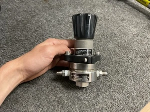 Regolatore di pressione Tescom Controlli di pressione Tescom 26-1620-24 IN 6000 Out 50 - Foto 1 di 11