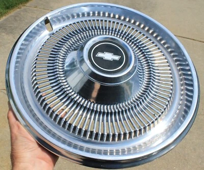 (UNO) CUBIERTA DE RUEDA TAPACUBOS 15" CHEVROLET Chevelle Impala Monte Carlo 1970-1975 OEM Foto 1 de 4