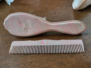 Vintage 5" Metal Hand Painted Marbled Pink White Hair Brush & Comb Set - Picture 1 of 12