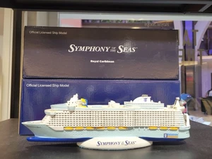 12" Royal Caribbean Symphony Of The Sea Kreuzfahrtschiff Modell - offiziell lizenziert - Bild 1 von 3