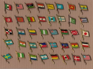 Vintage Blech Flagge Pin Anstecker 60er Mexiko Finnland Japan Peru Dänemark Schweden - Bild 1 von 1