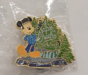 Prendedor Disney Copper Creek Mickey Mouse Club de vacaciones Coleccionistas Prendedor comercial DVC - Imagen 1 de 4