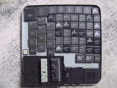 *ELEKTRONIK TEILE*SMD CHIPs KONVOLUT*PLASTIK GEHÄUSE*GEBRAUCHT*MEHRERE TYPEN* - Bild 1 von 4