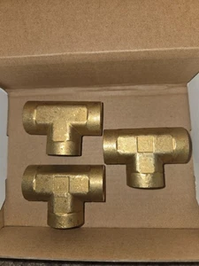 Parker 8-8-8 Fuß-B Sechskant-T-Stück Messing Rohrverschraubung, 1/2 Zoll Innengewinde Npt x 1/2 Zoll Innengewinde - Bild 1 von 1