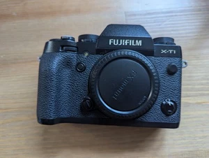Fuji Fujifilm X-T1 - 16.3MP Digital Camera Body - Picture 1 of 13