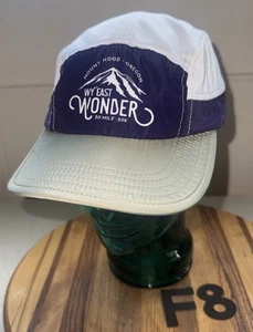 WY’EAST WONDER 50 MILLAS. SOMBRERO PARA CORRER 50K, MORADO, BLANCO, BRONCEADO EN MUY BUENA CONDICIÓN. F8 - Imagen 1 de 3