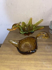 Juego de 2 platos de cristal retro estilo Murano arte pájaro cisne pato caramelo plato - Imagen 1 de 17