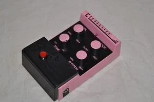 Fender CO-200 Compressor Pink Pedal - Excellent!!! - Picture 1 of 9