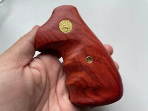 Handmade Grips Decoratate For Colt Python grips (I, E fr ame), Smooth wood - Picture 1 of 5