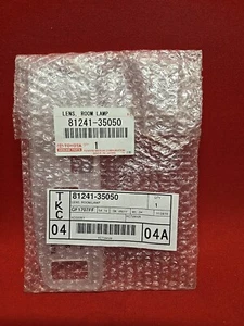 Genuine OEM 1999 - 2002 Toyota 4Runner Front SUNROOF STYLE Map Dome Light Lens - Bild 1 von 6