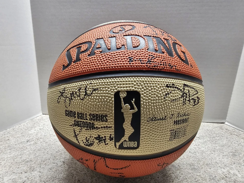 Minnesota Lynx WNBA 2014 Autographed Basketball No COA - Image 1 of 4